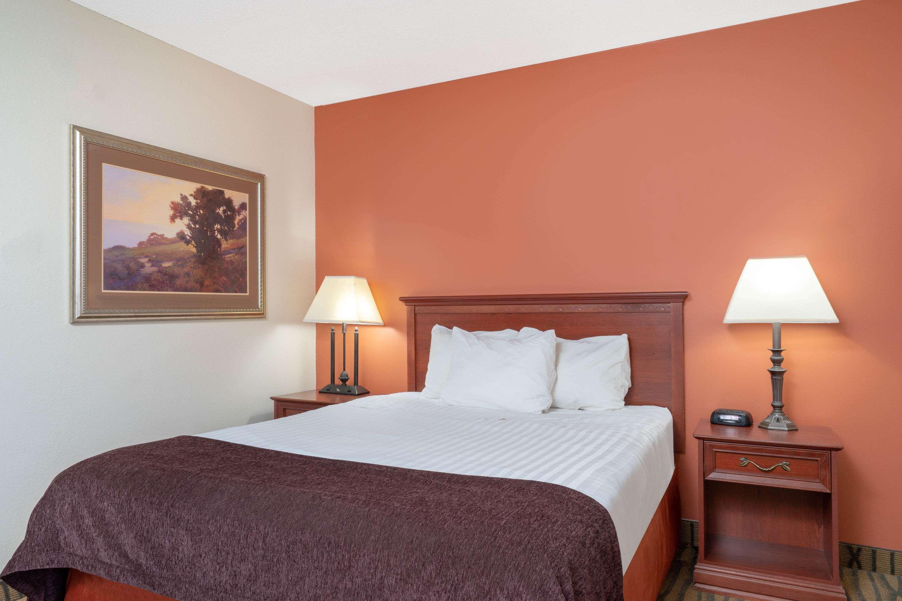 Americinn By Wyndham Rogers Zewnętrze zdjęcie