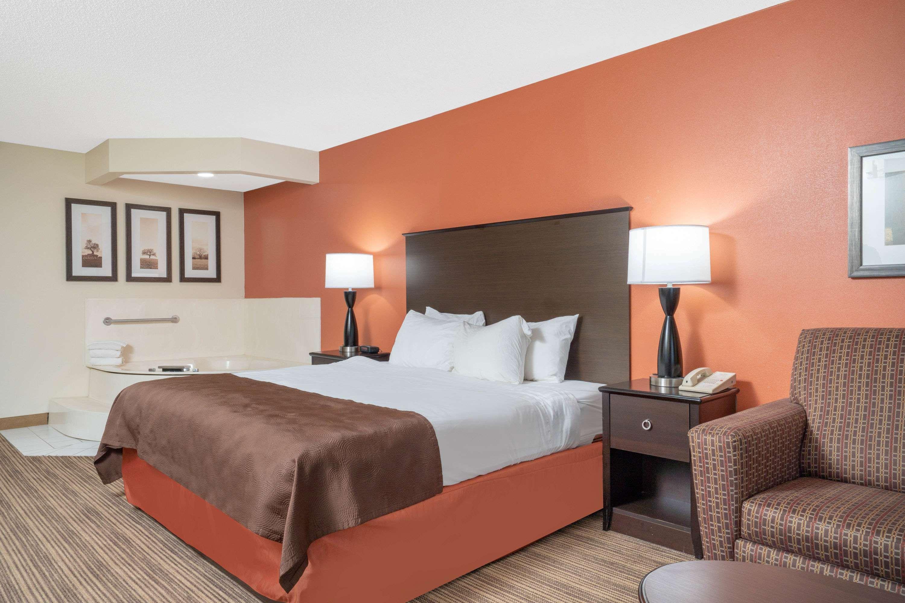 Americinn By Wyndham Rogers Zewnętrze zdjęcie